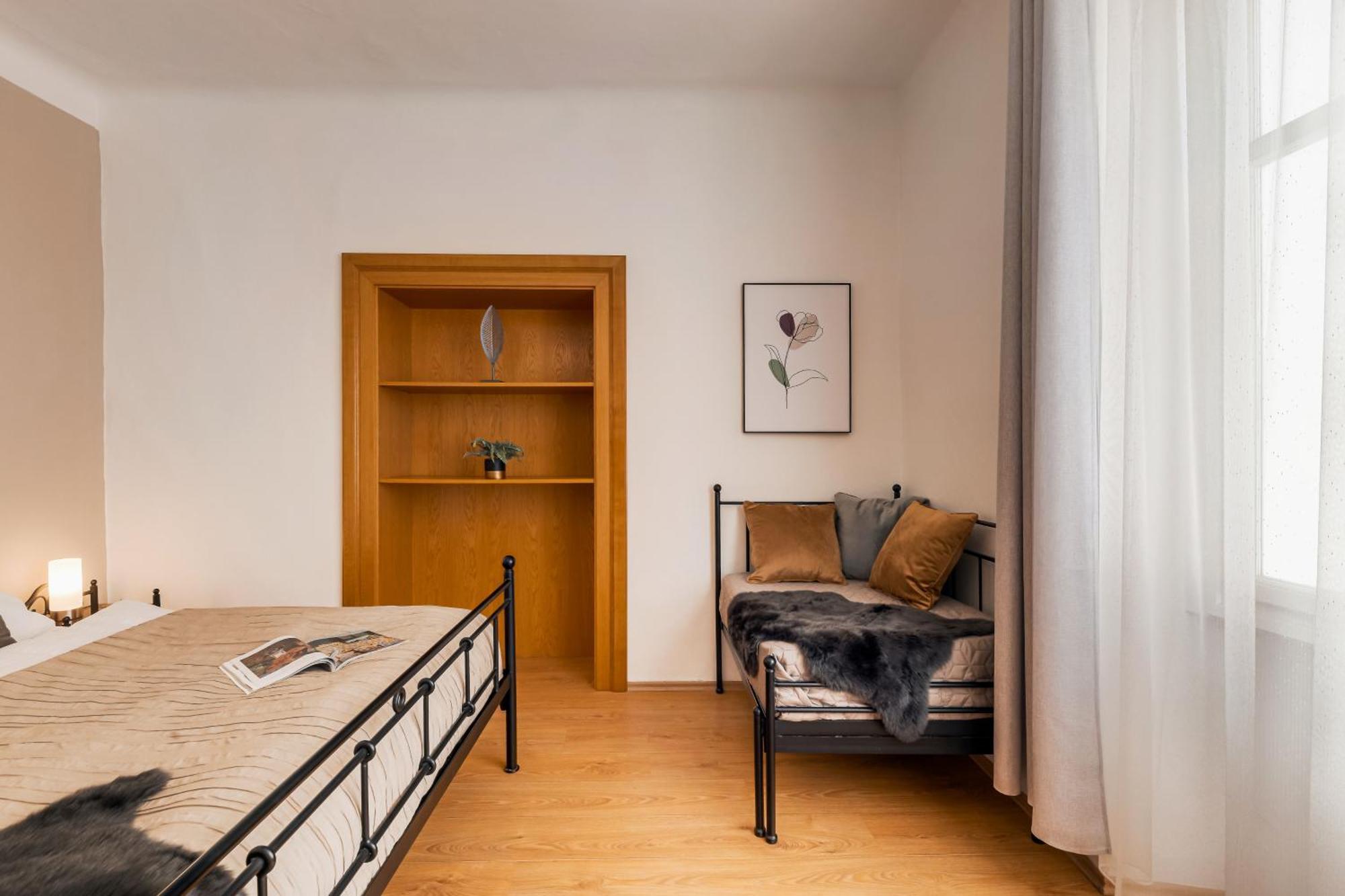 King'S Road Residence Praga Exterior foto